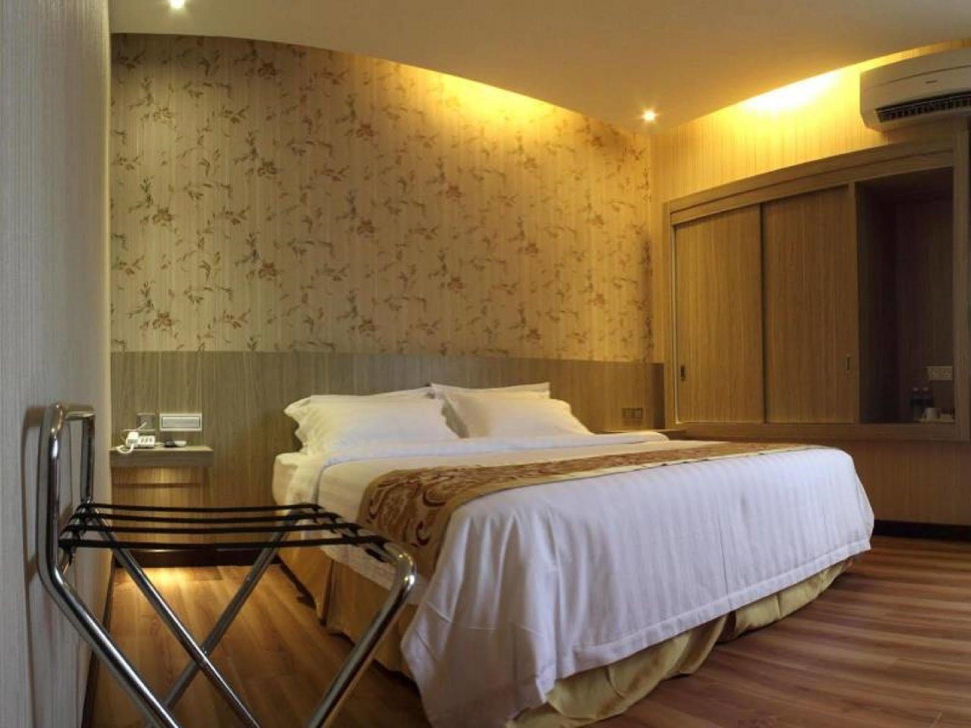 Mandarin Hotel 3*